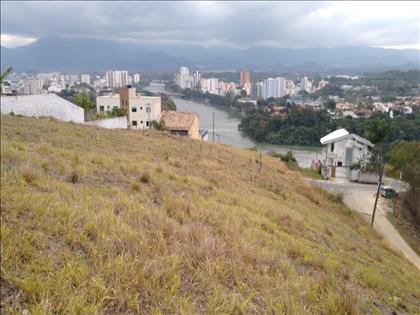 Terreno à Venda