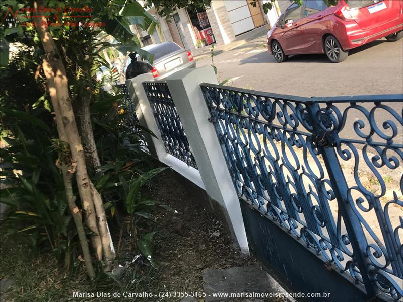 Casa para Venda ou Alugar no Centro em Resende