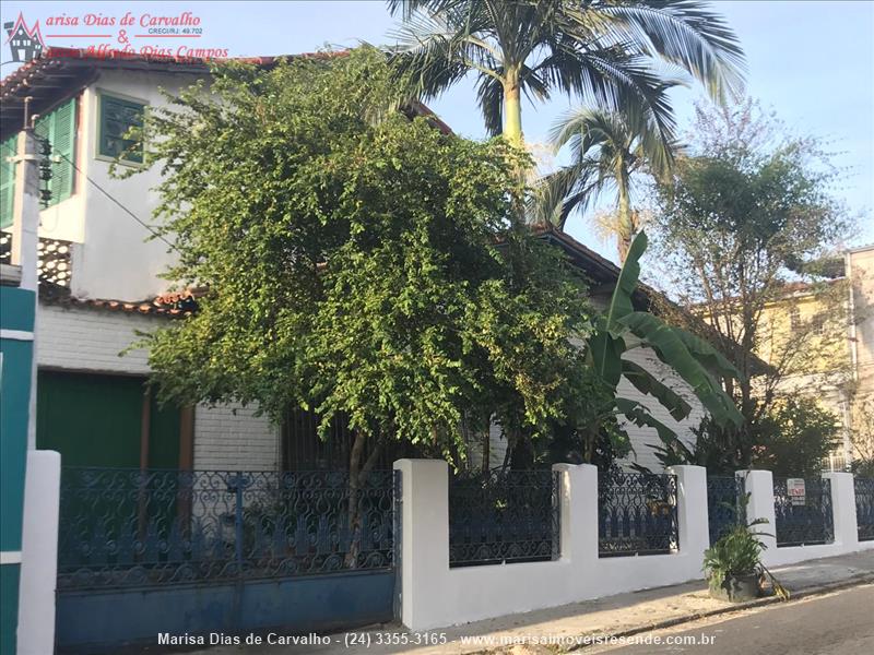 Casa para Venda ou Alugar no Centro em Resende