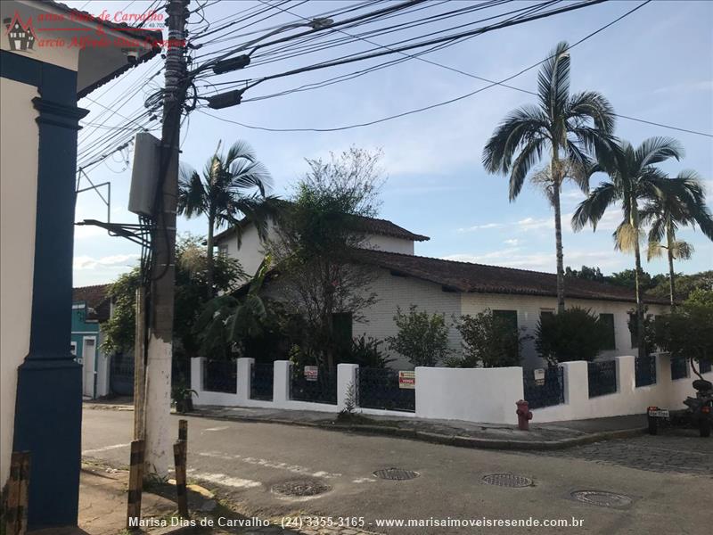 Casa para Venda ou Alugar no Centro em Resende