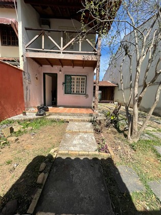 Casa à Venda