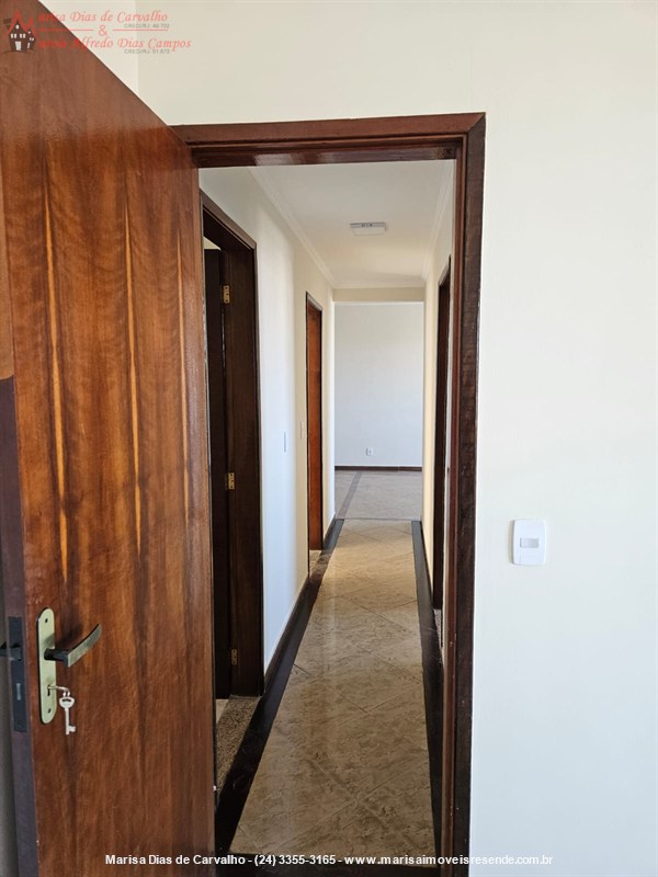 Cobertura para Alugar no Comercial em Resende - Foto do Im�vel